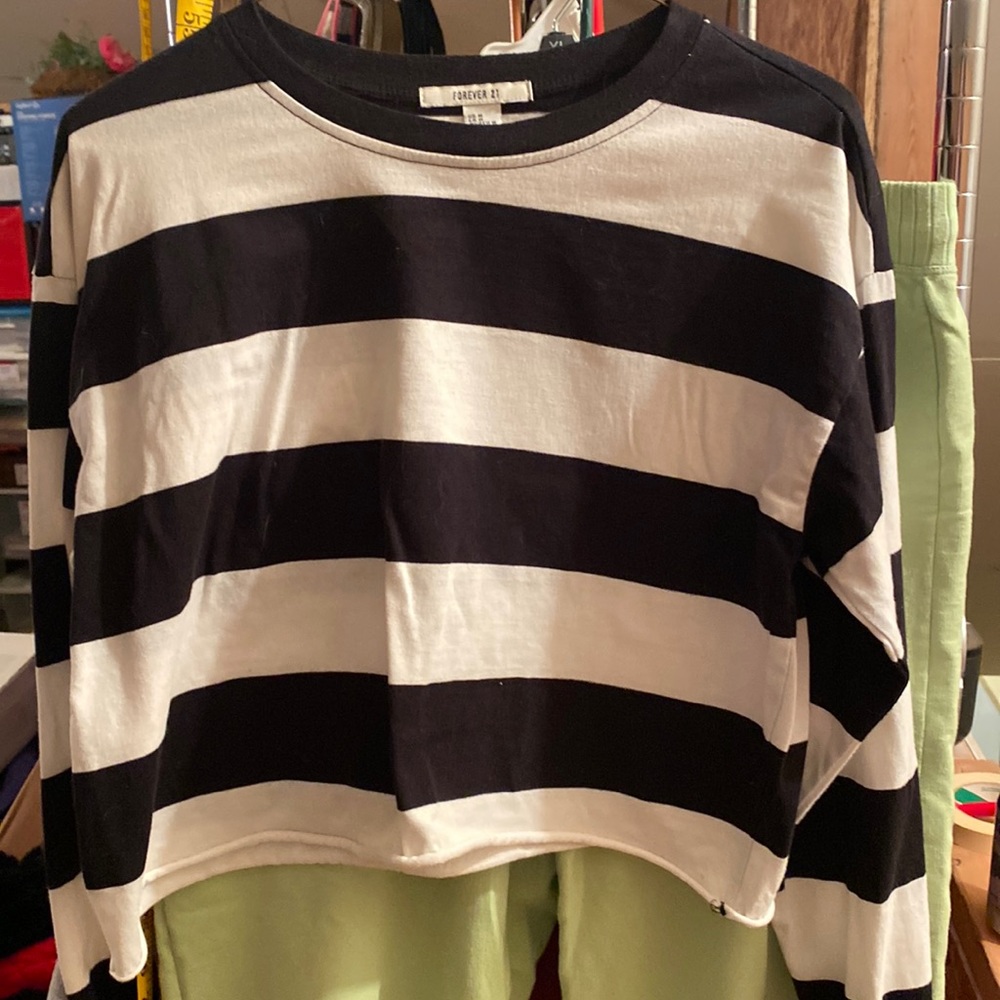 Cropped T-shirt top with long sleeves